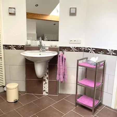 Romantic Garden Stay, Cleaning Included *